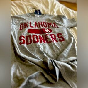 College Oklahoma Sooners T-Shirt. Mens small